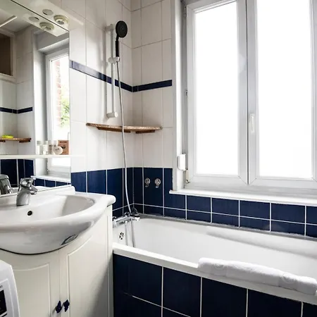 Family Home: 3 Bedrooms And A Large Garden! *