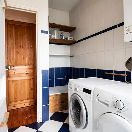 Family Home: 3 Bedrooms And A Large Garden! Tatil Evi *