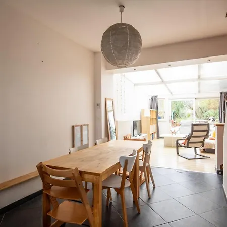 Family Home: 3 Bedrooms And A Large Garden!