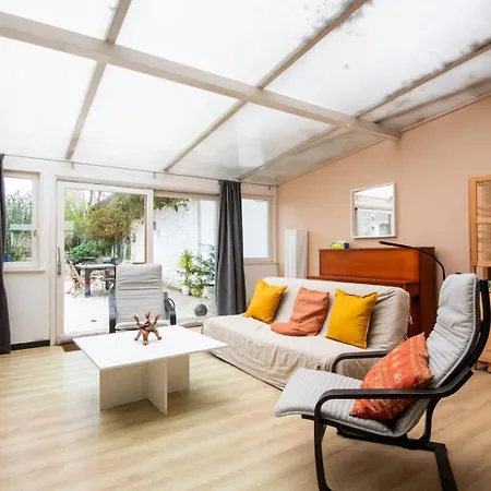 Family Home: 3 Bedrooms And A Large Garden! Holiday home